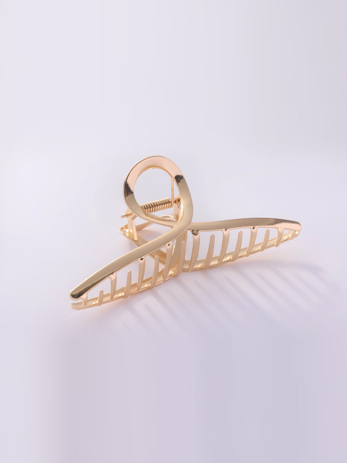 Goldene Haarspange mit Ringdesign
