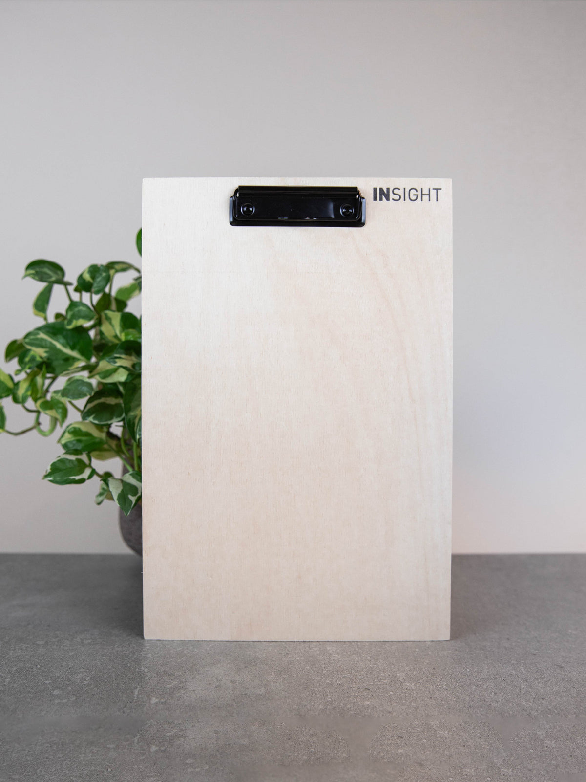 Insight Notizboard aus Holz