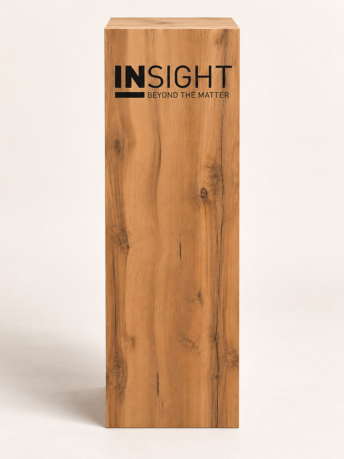 Insight Säule aus Holz Frontansicht