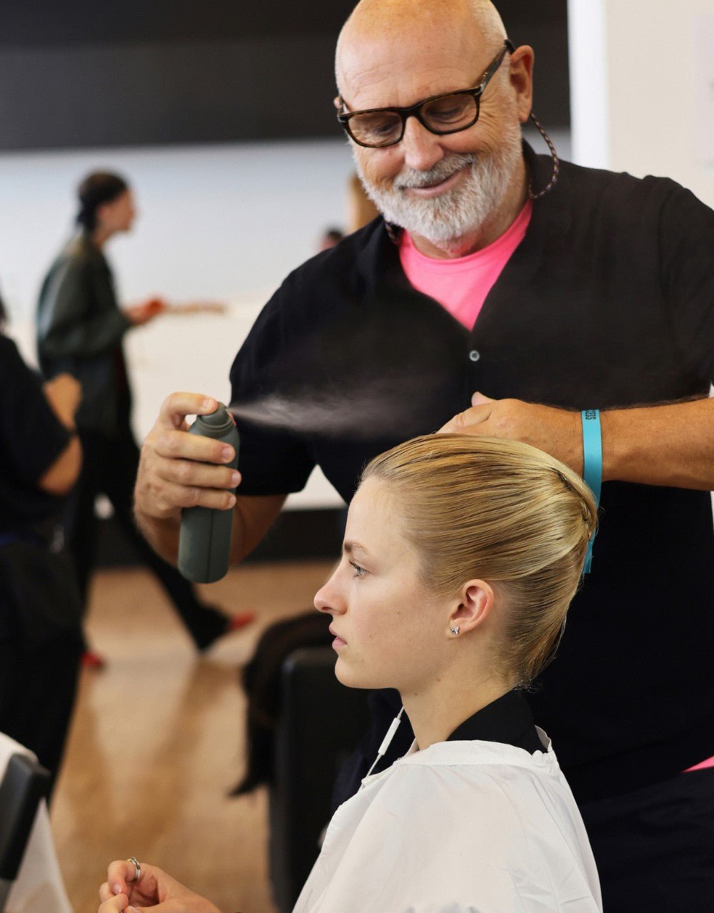 Modern Hairspray Multi-Tasking Styling Mist